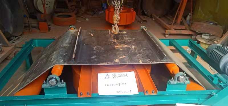 強(qiáng)力吸鐵器全自動(dòng)雙層輸送帶式滾筒